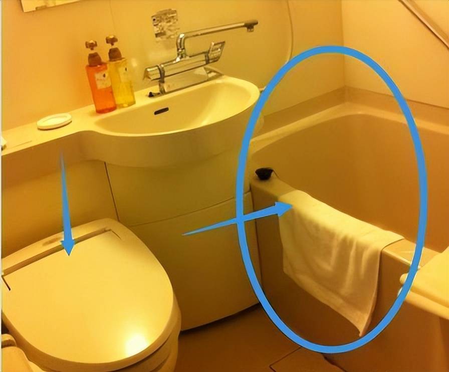 Nhà vệ sinh mini 2m2 vẫn có đủ bồn tắm và mọi yếu tố thiết yếu, nhỏ xinh mà tiện lợi - Ảnh 5.