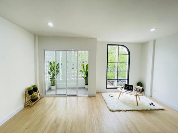 Cải tạo nhà phố cũ thành không gian 'xinh sang' chẳng kém trời Âu, hợp phong cách với những ai thích nhẹ nhàng, tối giản - Ảnh 11. Cải tạo nhà phố cũ thành không gian 'xinh sang' chẳng kém trời Âu, hợp phong cách với những ai thích nhẹ nhàng, tối giản - Ảnh 11.