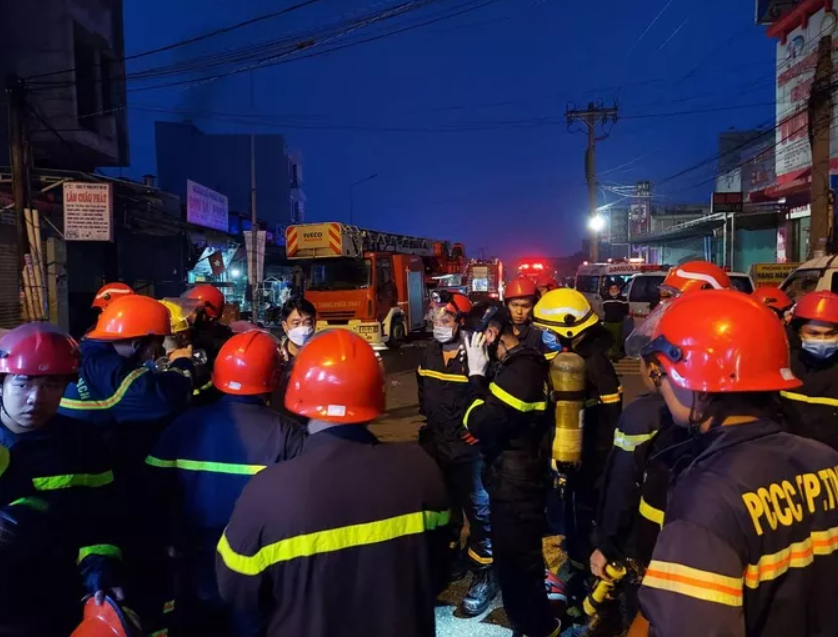 Đã phát hiện 33 thi thể và xác định nguyên nhân ban đầu trong vụ cháy quán karaoke Bình Dương, công tác tìm kiếm nạn nhân cơ bản hoàn tất - Ảnh 3.