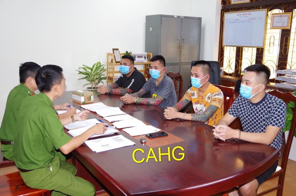 Tạm giữ hình sự các đối tượng cưỡng đoạt tài sản  - Ảnh 1.