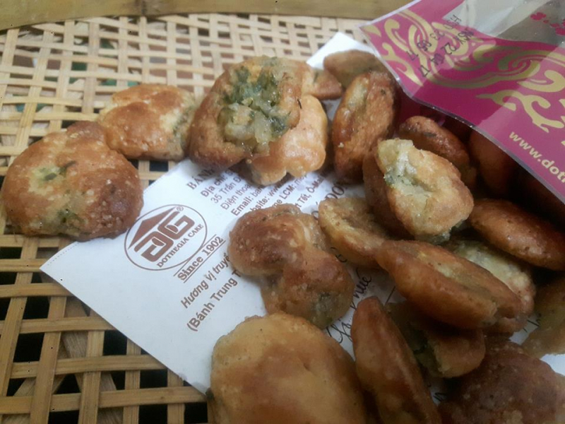 Loại bánh nướng đặc trưng giòn tan, ngậy bùi dậy mùi lá chanh chỉ Hà Nội mới có - Ảnh 1.