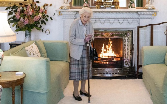 queenelizabeth-1662692346040-1662692346900889189369-78-21-428-581-crop-16626923598541424002038.jpg