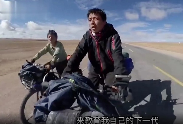 Hai bố con c&ugrave;ng đạp xe 9.000 km trong 7 th&aacute;ng để h&agrave;n gắn mối quan hệ - Ảnh 2.