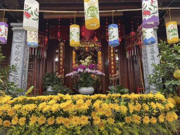 Việt phủ dát vàng của Vượng Râu ở Nam Định trang hoàng lộng lẫy, ngập sắc hoa đón Tết - Ảnh 4.