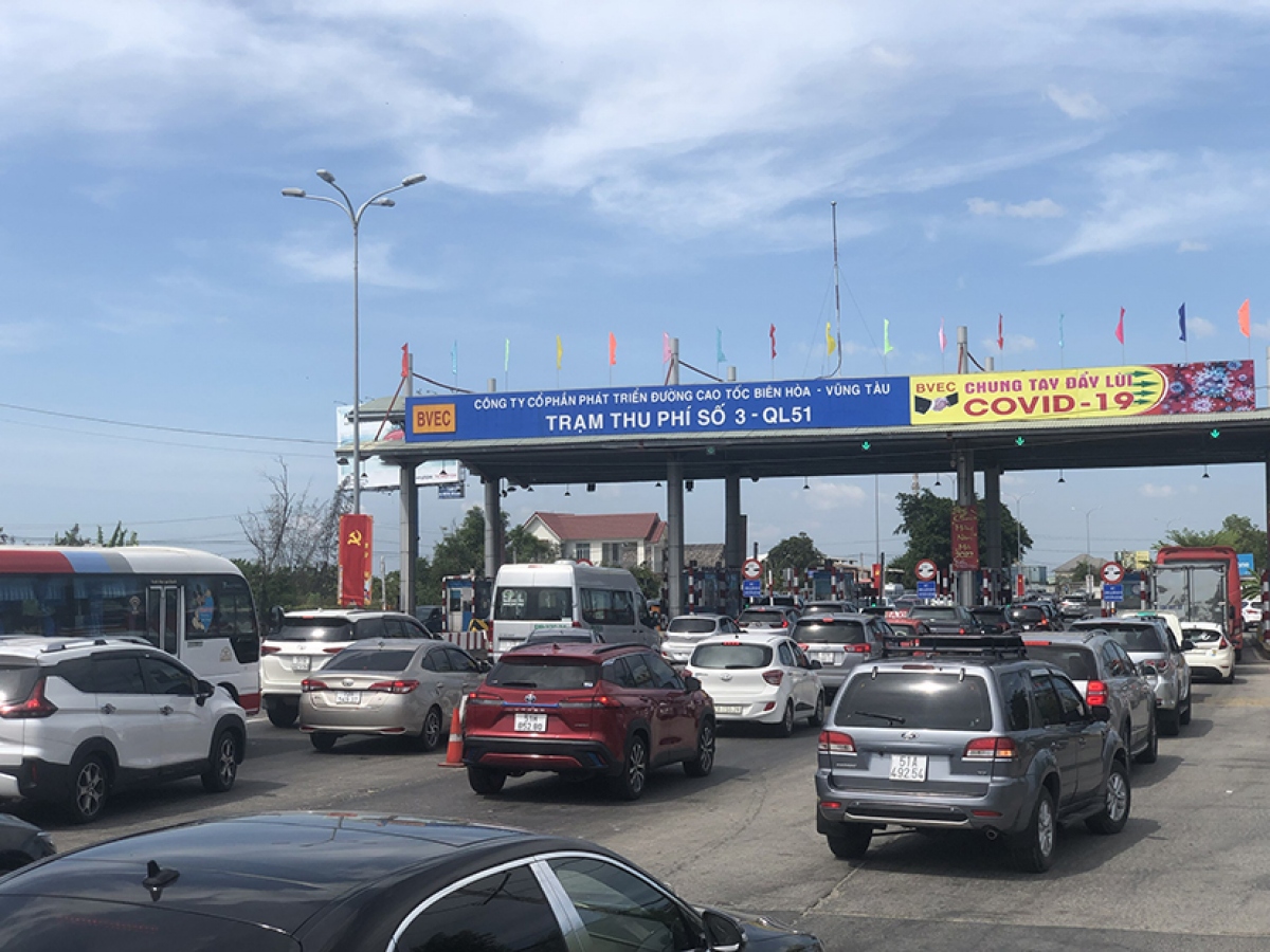 Bộ GTVT phê bình Cục Đường bộ Việt Nam chậm xử lý vụ dừng thu phí Quốc lộ 51 - Ảnh 1.
