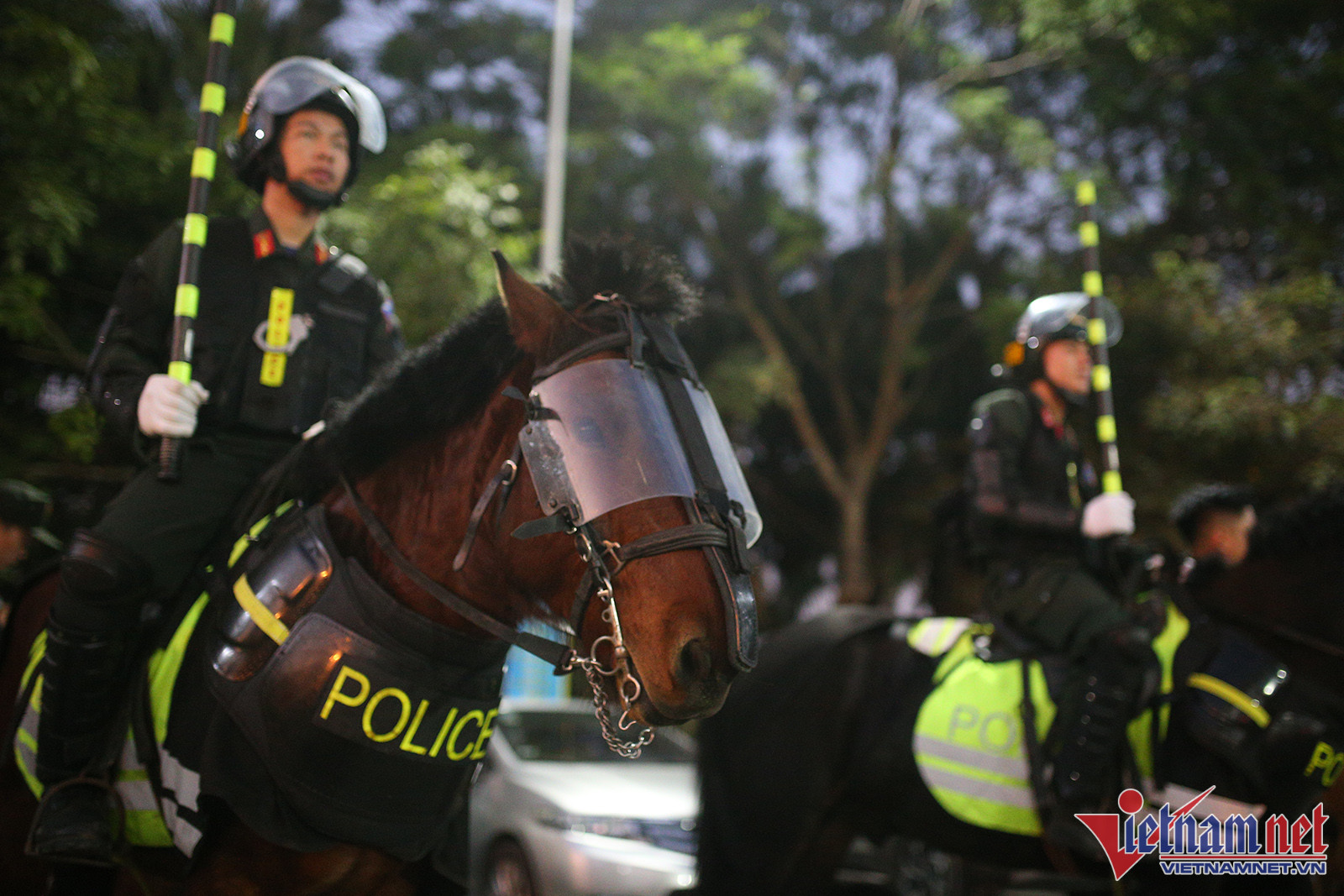 Cảnh sát cơ động kỵ binh bảo vệ an ninh chung kết Việt Nam - Thái Lan - Ảnh 7.
