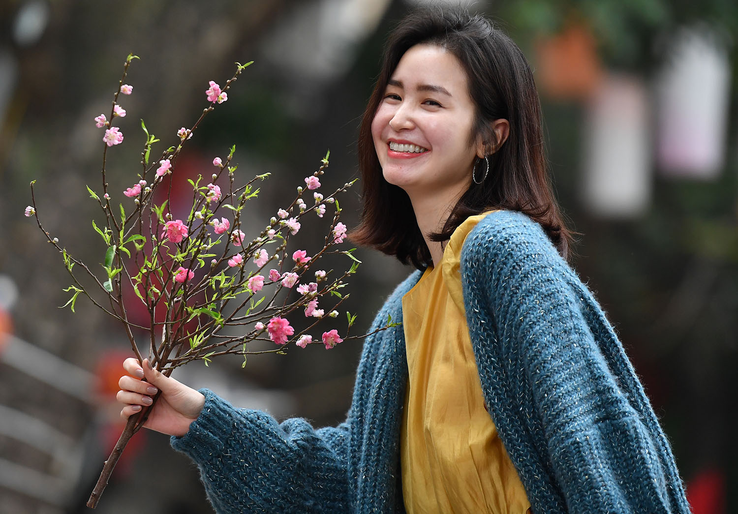 Cuộc gọi bất ngờ ngày cuối năm khiến cả nhà tôi hạnh phúc - Ảnh 2. Cuộc gọi bất ngờ ngày cuối năm khiến cả nhà tôi hạnh phúc - Ảnh 2.