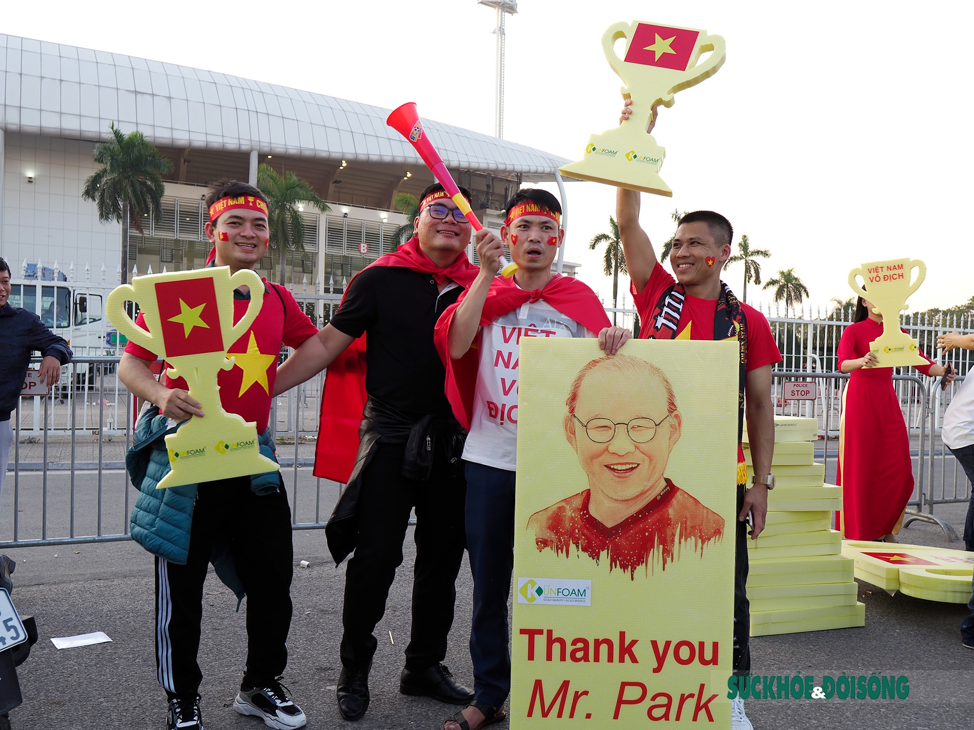 Mỹ Đ&igrave;nh 'rực lửa' trước giờ khai m&agrave;n chung kết Việt Nam vs Th&aacute;i Lan - Ảnh 9.