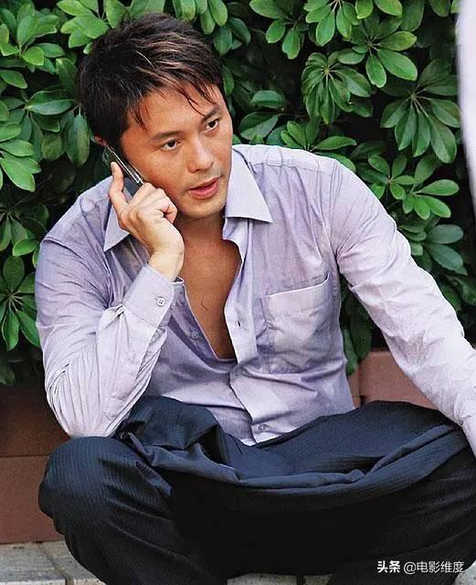 'Bật ngửa' với nhan sắc như trai trẻ của sao nam U60 n&agrave;y: Diễn 30 năm chưa chịu gi&agrave;, c&ograve;n đ&oacute;ng con của bạn đồng ni&ecirc;n - Ảnh 5.