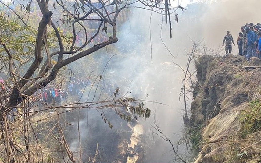 Máy bay chở 72 người rơi ở Nepal, nhiều người chết