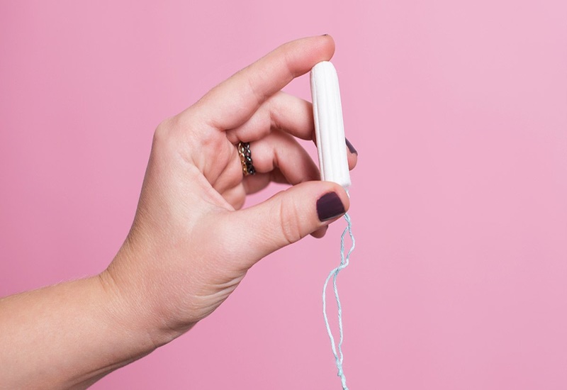 Có nên quan hệ tình dục khi đang sử dụng tampon? - Ảnh 2.