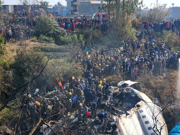 Phút cuối ám ảnh của nạn nhân trong máy bay rơi khiến 72 người thiệt mạng ở Nepal - Ảnh 2.