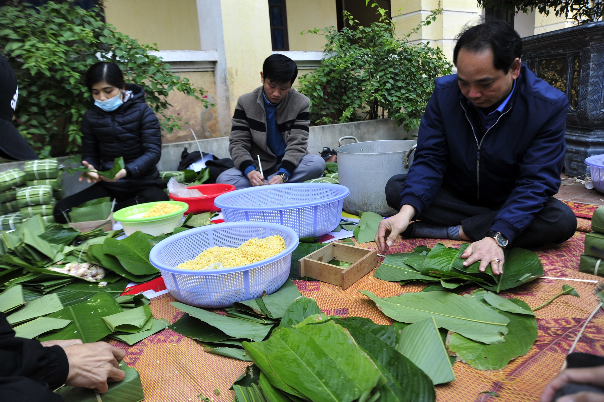 Tết yêu thương và hàng trăm chiếc bánh chưng 0 đồng nóng hổi đến với hoàn cảnh khó khăn trước khoảnh khắc giao thừa - Ảnh 3.