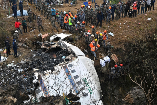 Máy bay rơi khiến 72 người thiệt mạng: Vì sao bay ở Nepal luôn là thử thách? - Ảnh 2.