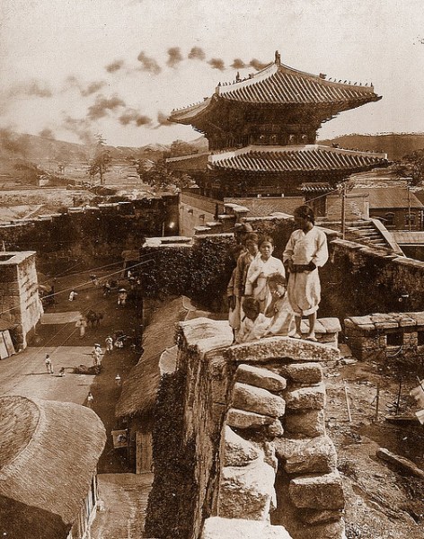 Bộ ảnh này cho thấy cái nhìn rõ nét về lối sống xưa của người Hàn trước khi họ trở thành &quot;con rồng châu Á&quot; như thời điểm hiện tại - Ảnh 4.