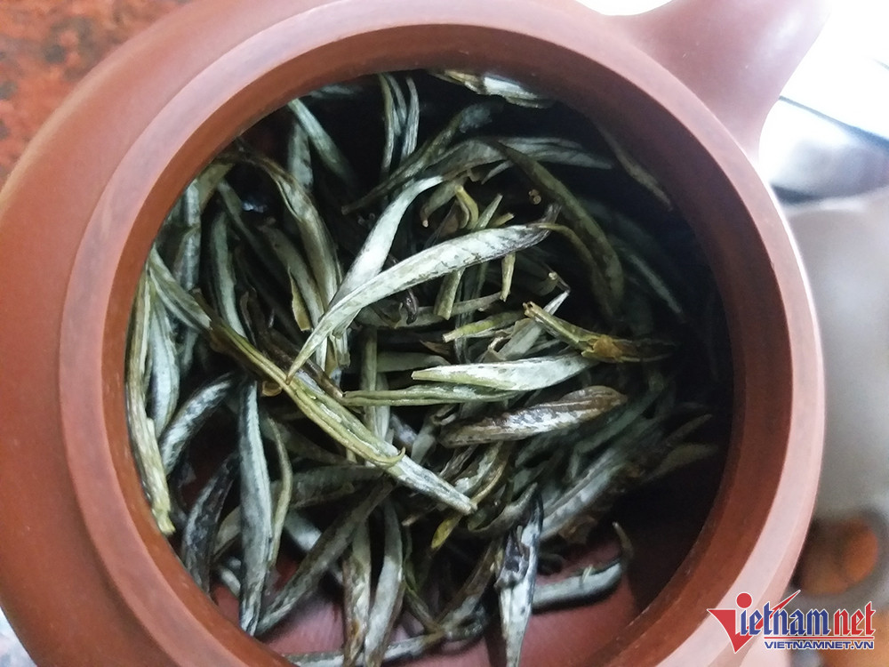 Nhà giàu Việt chi bạc triệu săn bạch trà 500 trăm năm tuổi dịp Tết - Ảnh 2.