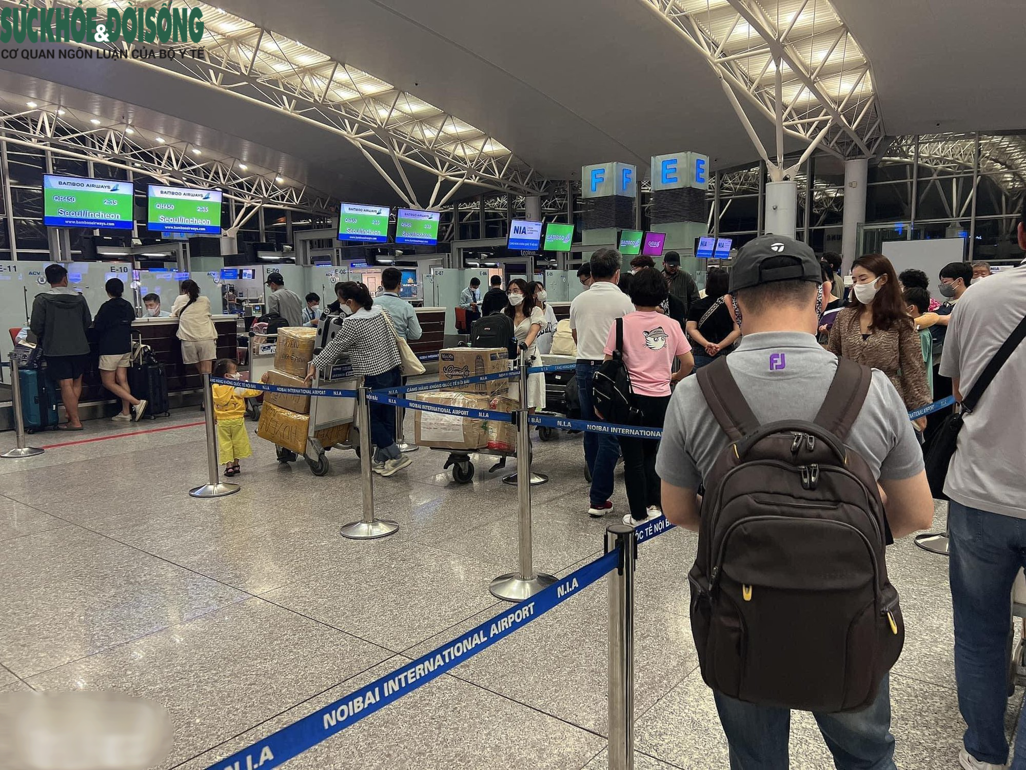 Các sân bay lớn đón lượng khách 'khổng lồ' vào ngày đi làm đầu tiên sau nghỉ Tết - Ảnh 2. Các sân bay lớn đón lượng khách 'khổng lồ' vào ngày đi làm đầu tiên sau nghỉ Tết - Ảnh 2.