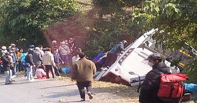 Phú Thọ: Ô tô khách 47 chỗ bị lật tại khu vực Đèo Khế