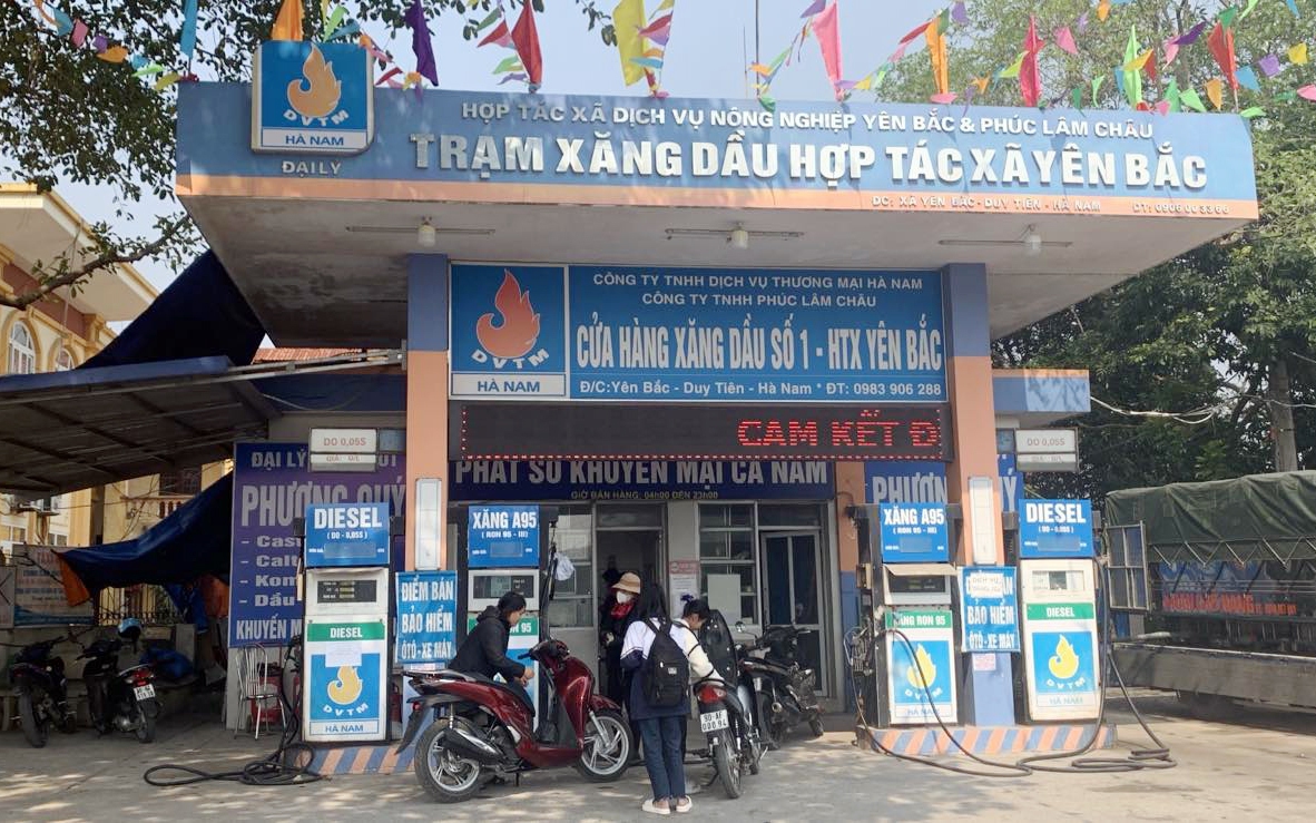 Hàng loạt cửa hàng xăng dầu ở Vĩnh Phúc, Hà Nam, Ninh Bình ngừng bán hàng không rõ lý do