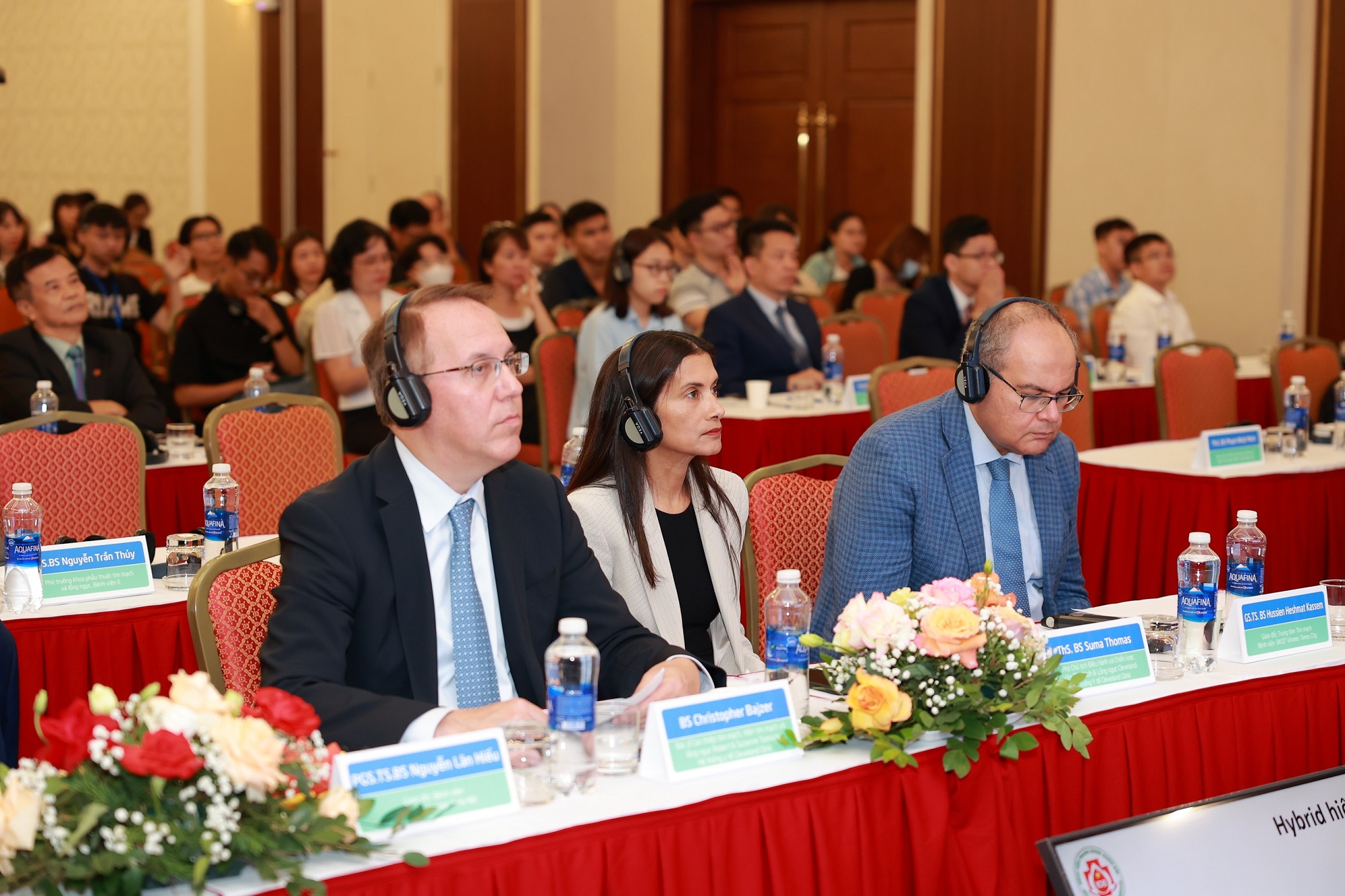 Người bệnh tim mạch điều trị tại Vinmec được hội chẩn với chuyên gia hàng đầu thế giới - Ảnh 2.