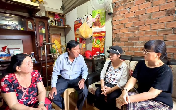 Nghệ sĩ Phương Bình 82 tuổi: Sống trong căn nhà chắp vá, lợp tôn, giường ngủ phải kê ở bếp
