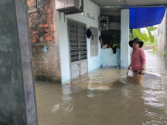 Đèo Hải Vân sạt lở do mưa lớn,  người dân Đà Nẵng lo lụt lịch sử lặp lại - Ảnh 13.