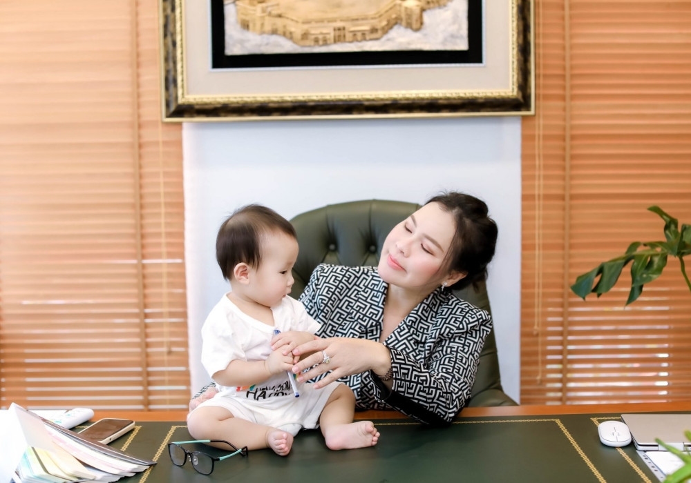 Diễn viên Quý Bình và bà xã doanh nhân Ngọc Tiền lần đầu khoe con trai - Ảnh 6.