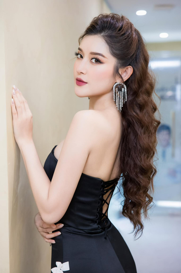 Ấ hậu đăng quang Hoa hậu Việt Nam được gần 1 thập kỷ vẫn quyến rũ với da đẹp như lụa nhờ ... 'đắp tiền' - Ảnh 5.