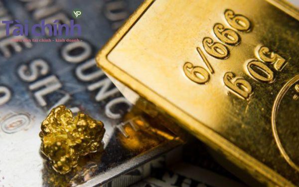 Giá vàng tăng giảm thất thường, người dân tích trữ vàng nên mua hay bán thời điểm này?
