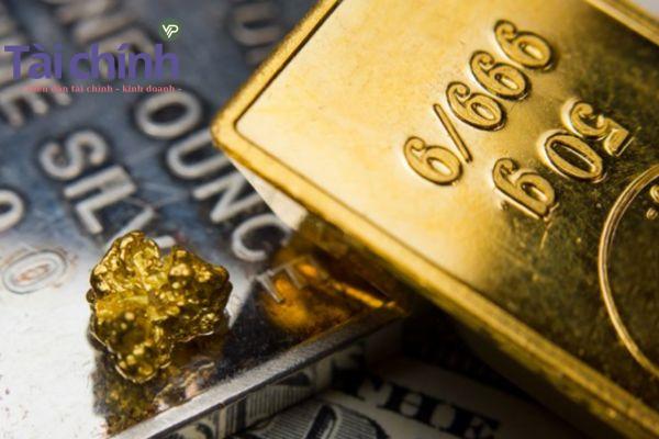 Giá vàng tăng giảm thất thường, người dân tích trữ vàng nên mua hay bán thời điểm này? - Ảnh 2.