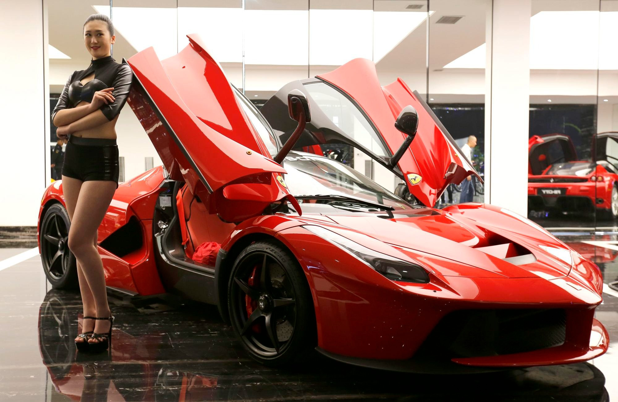 Siêu xe Ferrari nhắm đến phụ nữ giàu có Trung Quốc - Ảnh 3.