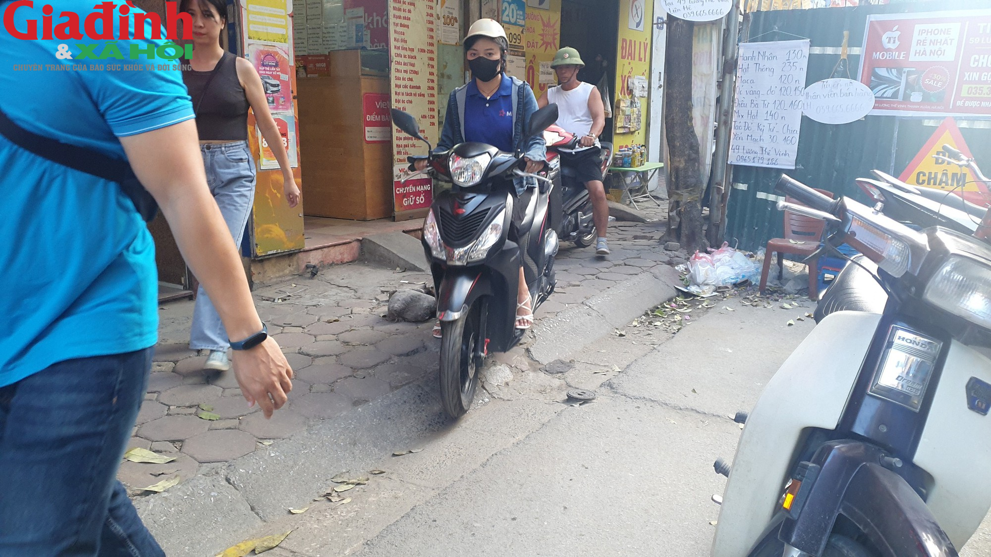 Hà Nội: Người dân khổ sở khi di chuyển qua đường Lương Thế Vinh - Ảnh 12.
