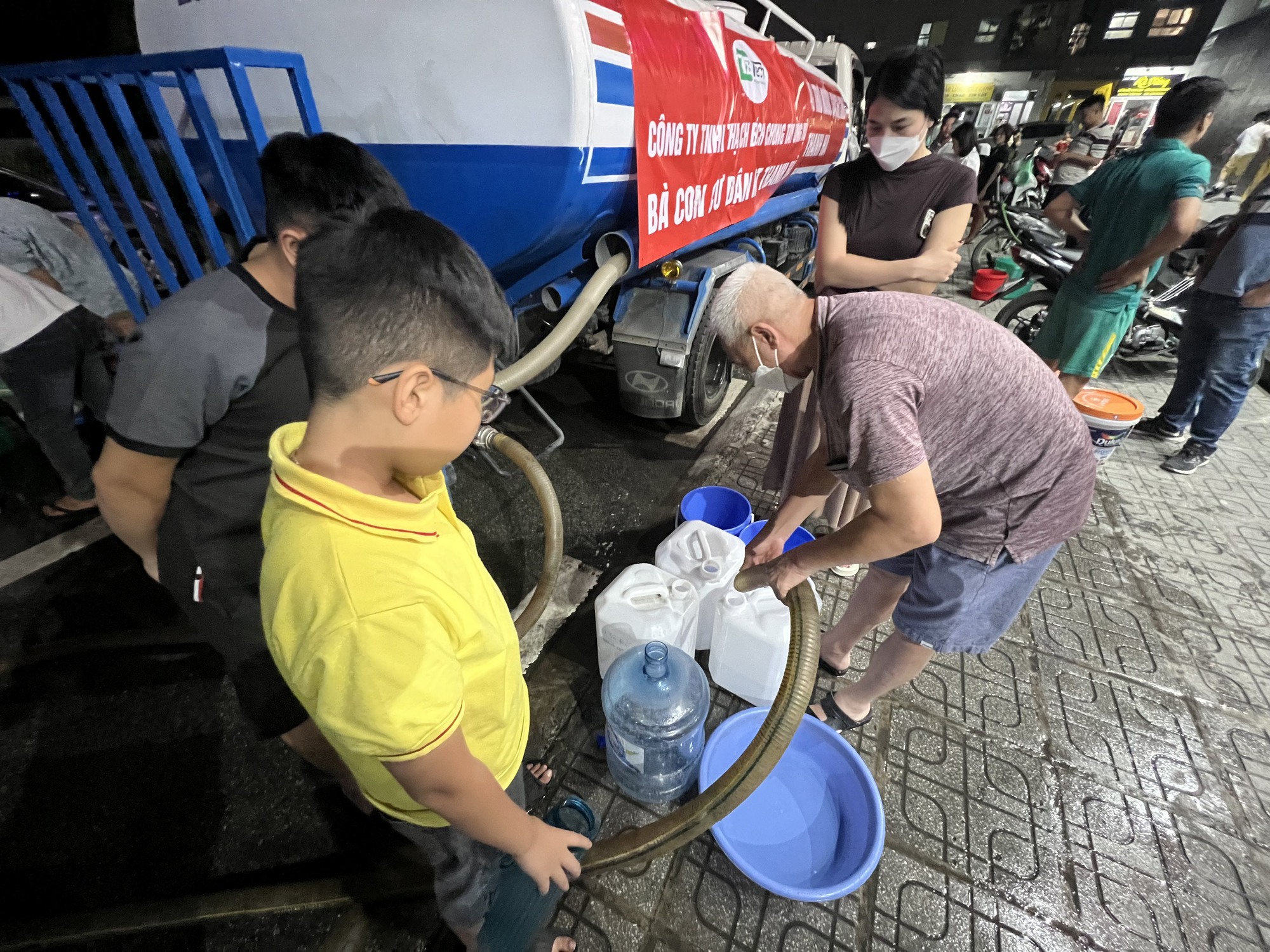 Hà Nội: Điều chỉnh giá bán nước sạch sinh hoạt của Công ty cổ phần Đầu tư nước sạch sông Đà - Ảnh 2.