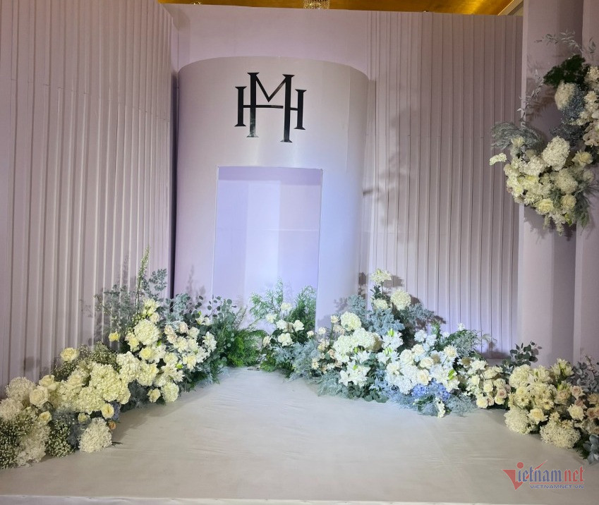 Hé lộ không gian đám cưới riêng tư của Thanh Hằng và chồng nhạc trưởng - Ảnh 1.