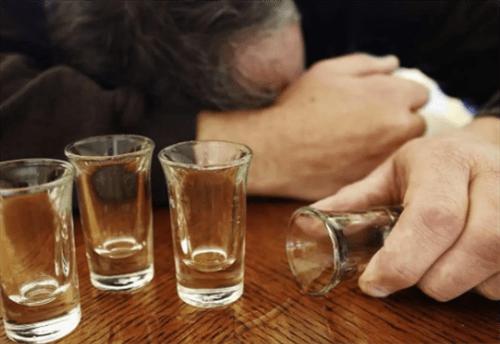 2 hành vi này của nam giới còn hại gan hơn uống rượu? Nhiều người vẫn chưa hiểu  - Ảnh 2.