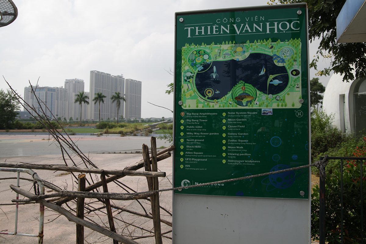 Cận cảnh công viên rộng 12 ha giữa lòng Hà Nội chưa một lần mở cửa đón khách - Ảnh 2.