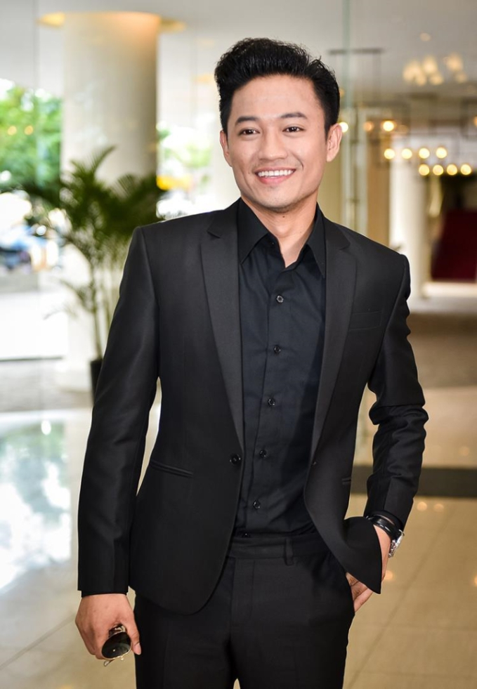 Nam diễn viên Việt đẹp trai, nổi tiếng vẫn yêu say đắm nữ CEO U50, có con riêng và hơn 7 tuổi - Ảnh 2.