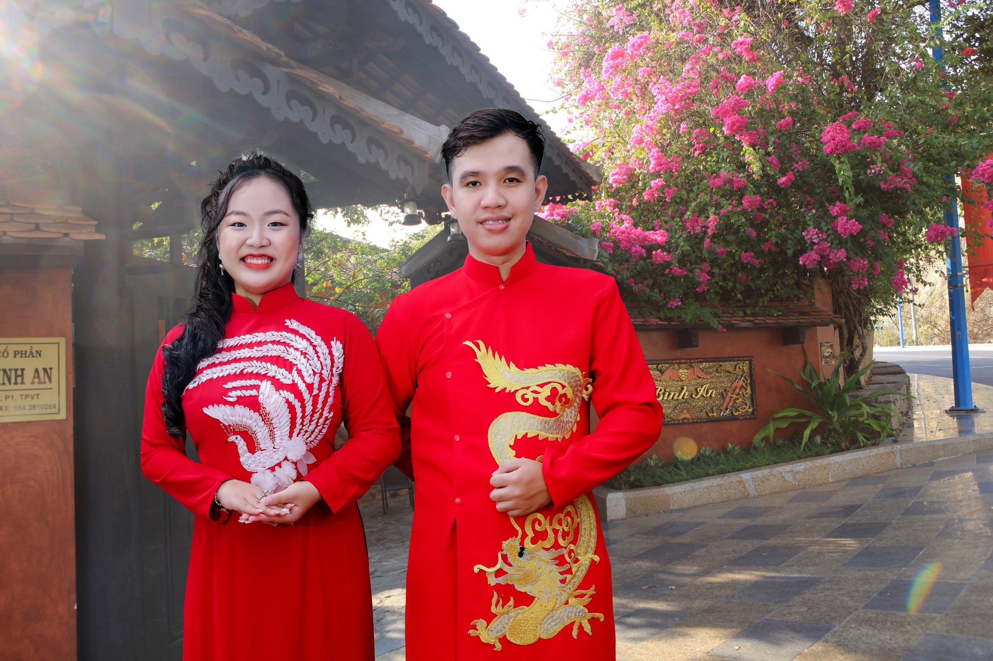 Chụp ảnh cưới theo ý mẹ chồng, cô dâu chú rể dở khóc dở cười ngày nhận ảnh - Ảnh 1. Chụp ảnh cưới theo ý mẹ chồng, cô dâu chú rể dở khóc dở cười ngày nhận ảnh - Ảnh 1.