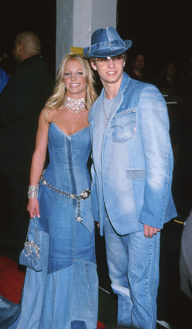 Tiết lộ nhiều chuyện sốc, hồi ký của Britney Spears bán chạy nhất lịch sử - Ảnh 1.