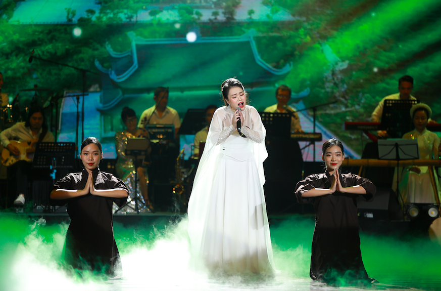 Quán quân Tiếng hát Hà Nội 2023 trao cho giọng ca 18 tuổi của Hà Tĩnh - Ảnh 6.