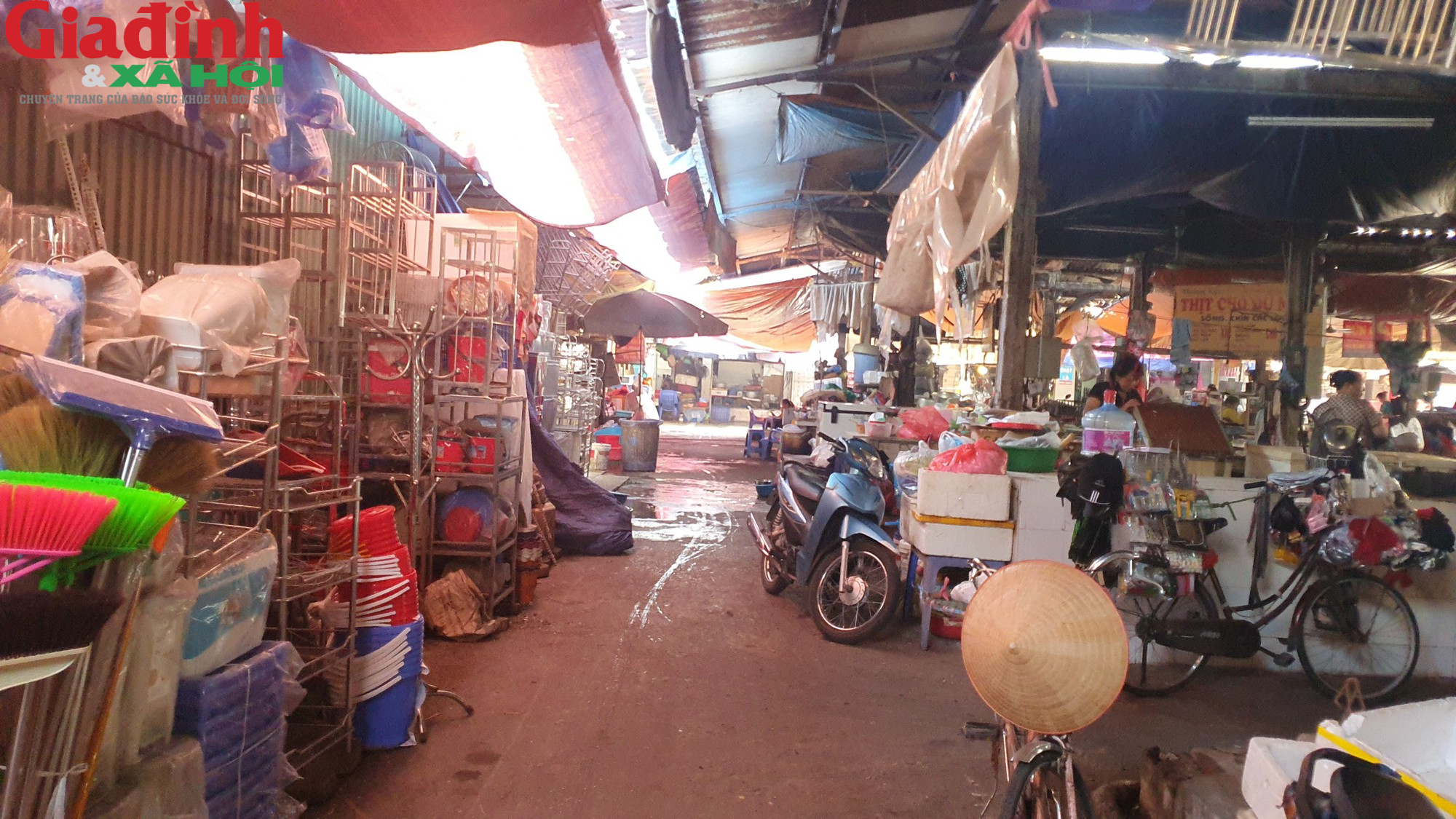 Hình ảnh nhiều khu chợ nổi tiếng ở Đống Đa xuống cấp, tiềm ẩn nguy cơ về PCCC - Ảnh 13.