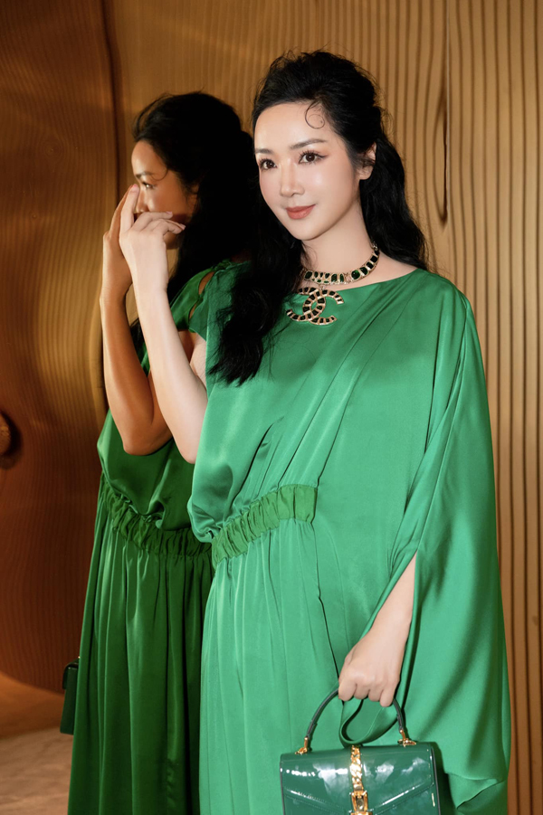 Hoa hậu Việt 34 năm chưa trao lại vương miện: Trẻ đẹp khó tin, vướng nhiều nghi án 'dao kéo' - Ảnh 6.