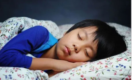 Hai điều gây tác hại lớn đến giấc ngủ của con khiến IQ giảm sút nghiêm trọng cha mẹ cần lưu ý  - Ảnh 3.