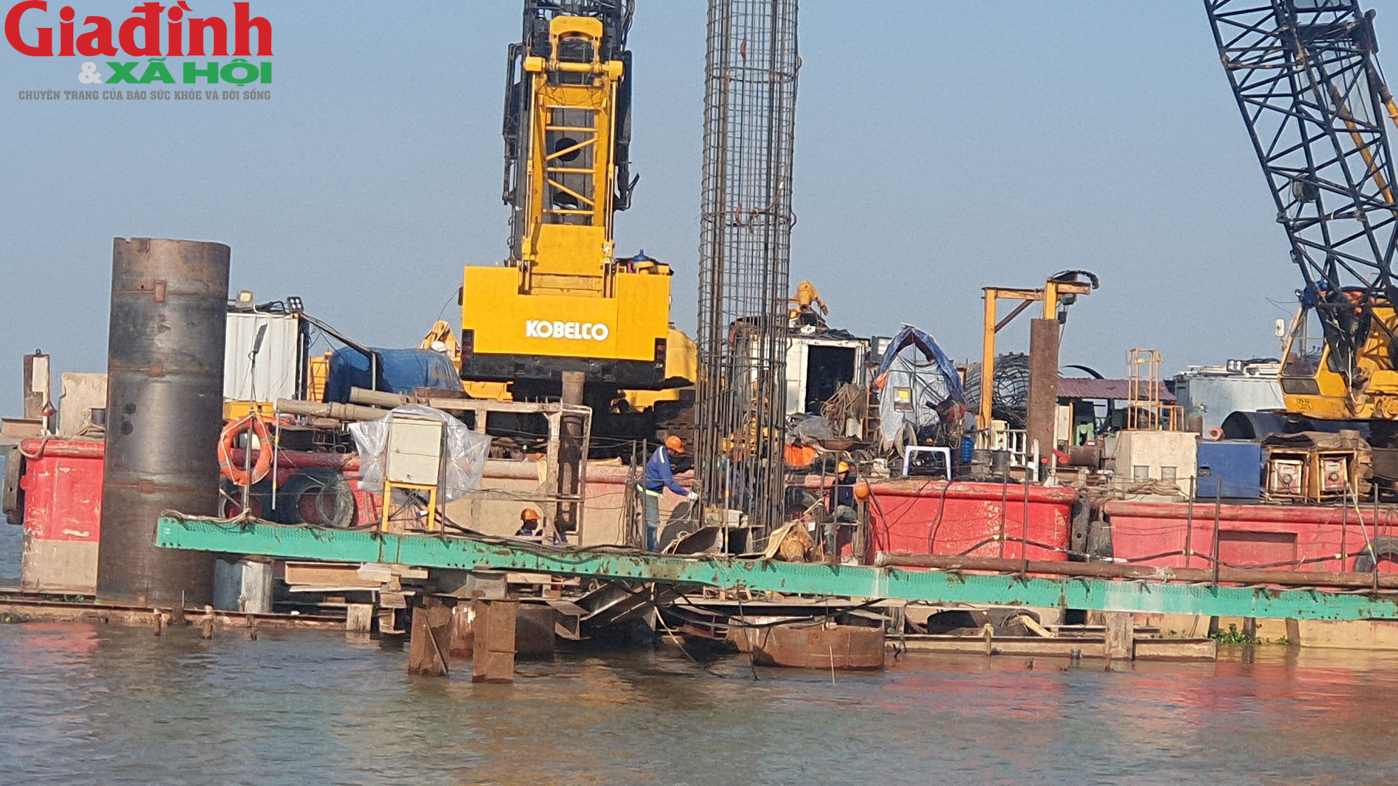 Cận cảnh đại công trình xây dựng cầu Đồng Cao (Nam Định) giữa sông lớn - Ảnh 4.