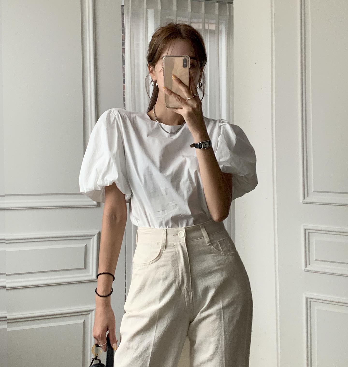 10 cách diện áo blouse tay bồng sang trọng, không bị "sến" - Ảnh 2. 10 cách diện áo blouse tay bồng sang trọng, không bị "sến" - Ảnh 2.