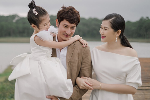 Sao Việt yêu không cưới: Huy Khánh 'hơi ngượng' khi tổ chức hôn lễ với mẹ của con gái - Ảnh 6.