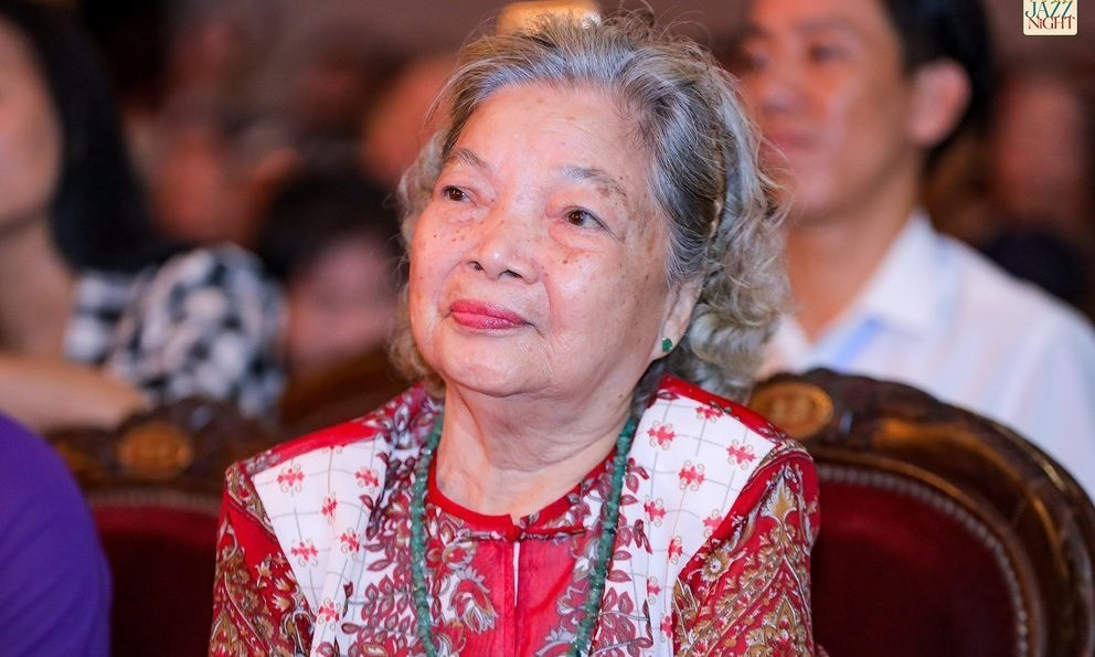 Nghệ sĩ Lê Mai tuổi 85: Kể chuyện bị công an 'bắt', ngồi trà đá hàng ngày - Ảnh 2.