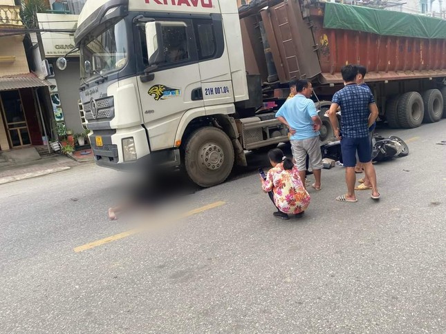 Tai nạn giao thông khiến một nữ giáo viên tử vong ở Yên Bái - Ảnh 1.
