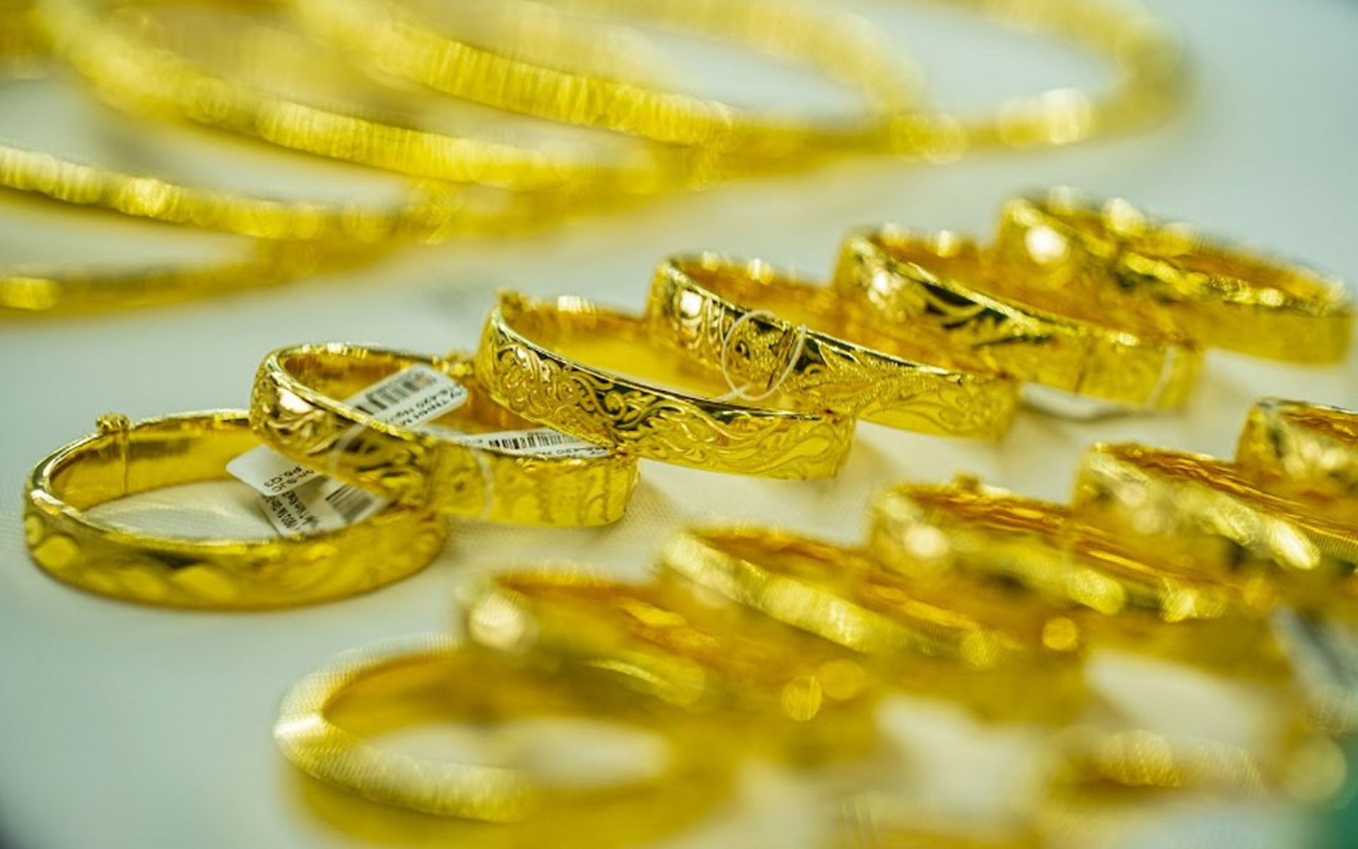 Giá vàng hôm nay 12/11: Giữ vàng nhẫn, vàng trang sức có thể ‘bốc hơi’ hơn nửa triệu đồng/lượng?