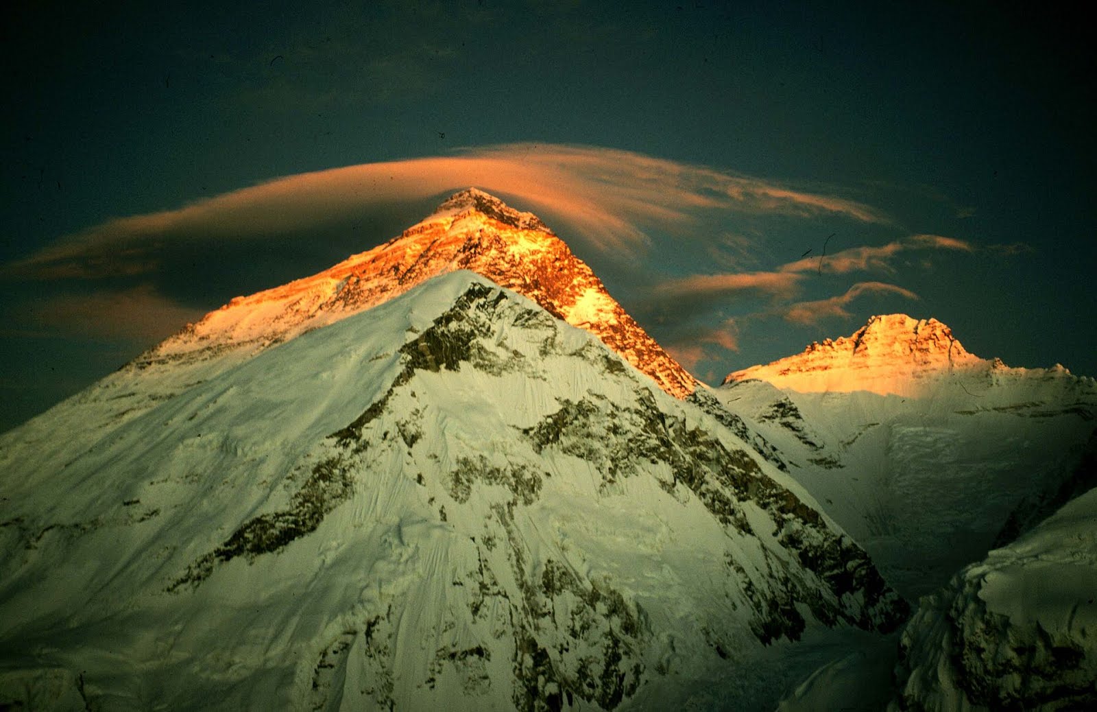 Bí ẩn về cấu trúc rỗng và kho báu bí ẩn bên trong dãy Himalaya- Ảnh 3.